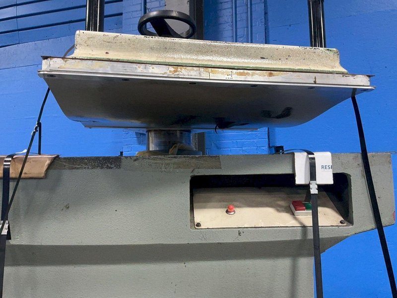 19” X 39” DIE CUT MACHINE  -  TBS.G 24