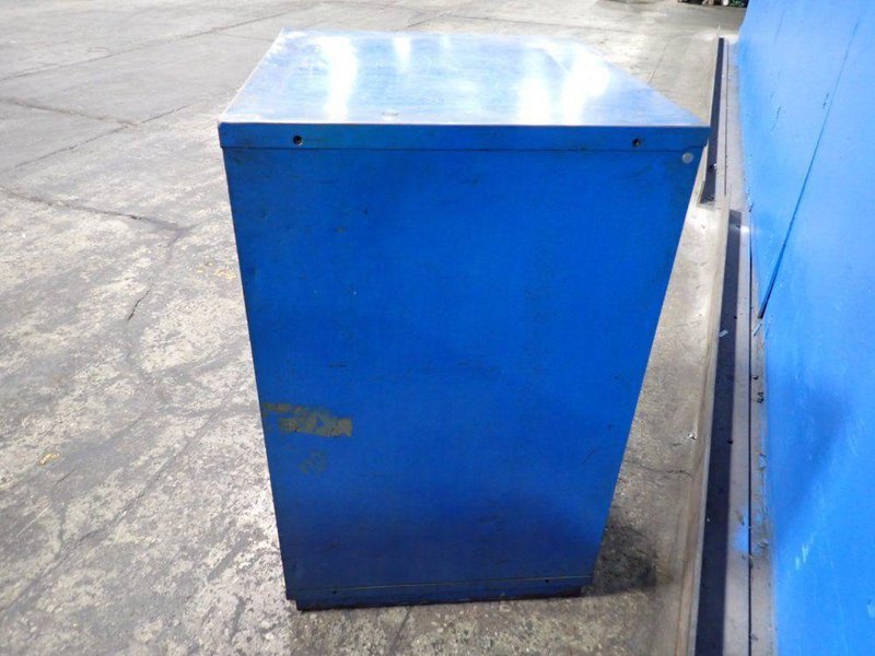 EQUIPTO 9 DRAWERS TOOL CABINET