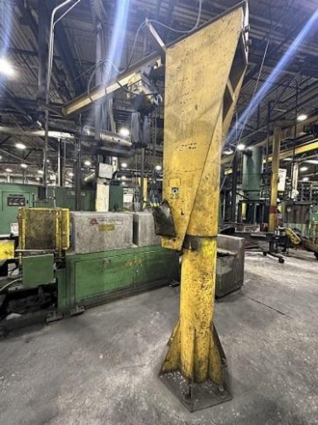 2000 LB (1 TON) GORBEL FREE STANDING JIB CRANE &amp; P&amp;H POWERED CHAIN HOIST