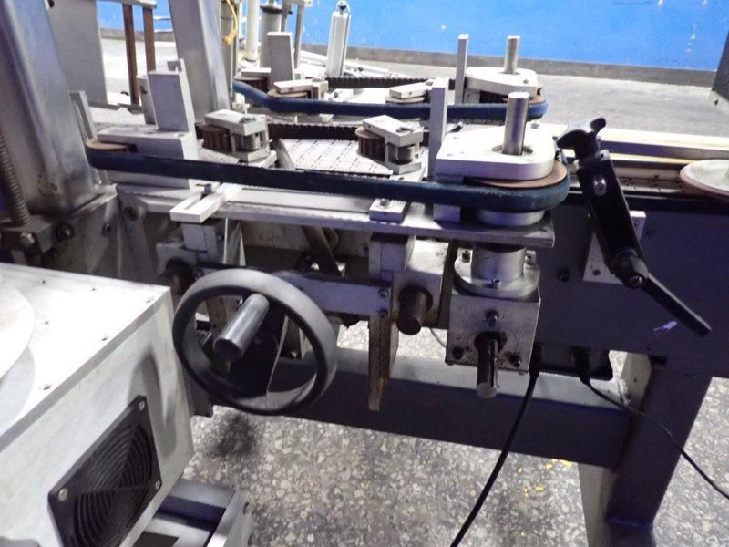 UNIVERSAL LABELING SYSTEMS INC 140" X 6" LABELER