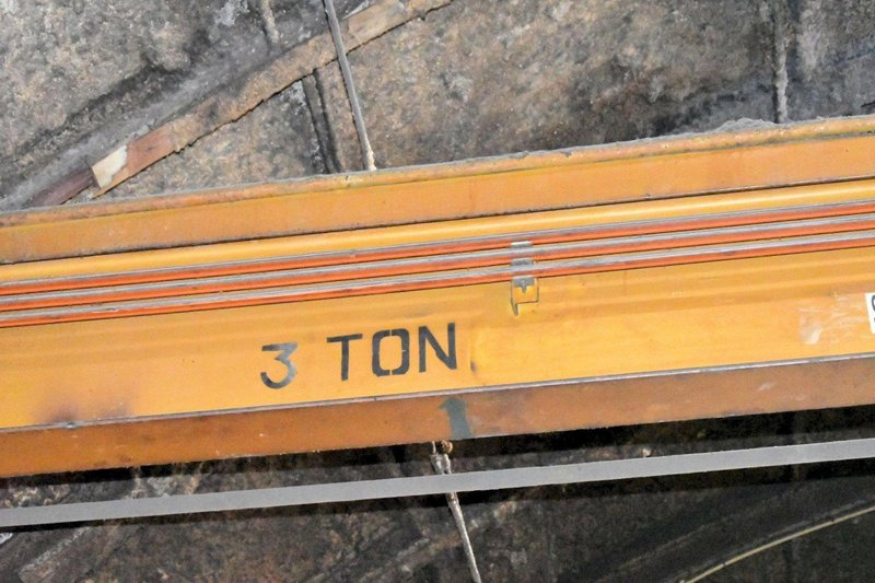 3 TON CAPACITY OVERHEAD BRIDGE CRANE W/ 2-TON COFFING CHAIN HOIST: YOBRO #24130