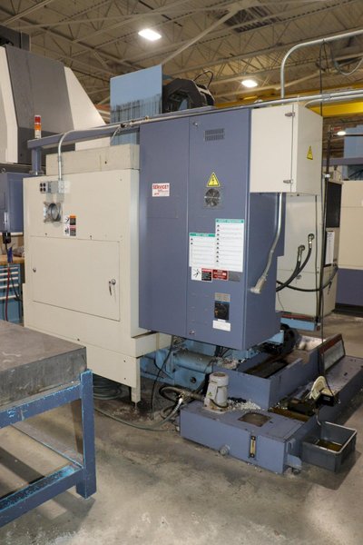 OKK MODEL #VM4-2 II VERTICAL MACHINING CENTER NEOMATIC 635 CONTROL: YOBRO #26186