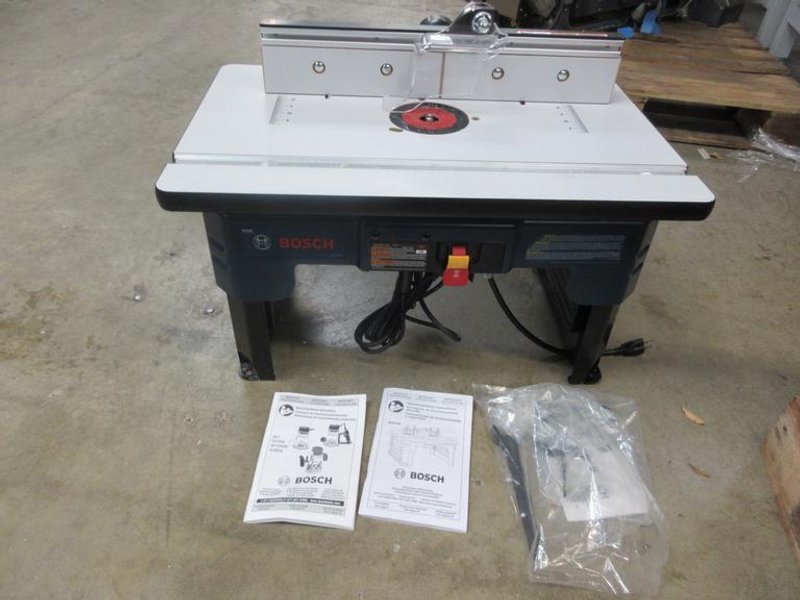 Bosch  Bosch 1617EVS 2.25 HP Electronic Fixed-Base Router, Bosch Portable Jobsite Router Table 26 in. x 16.5 in. Laminated MDF Top- Auction Item