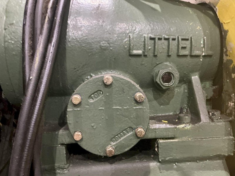 4,000 LBS X 18” LITTELL MODEL #40-18 MOTORIZED COIL REEL UNCOILER: YOBRO #26029