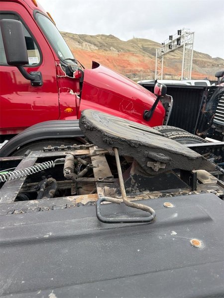 2020 Freightliner Cascadia 1FUJHHDV5LLLC1671