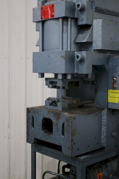 150 TON CROSBY HYDRAULIC SWAGING PRESS: STOCK #74576