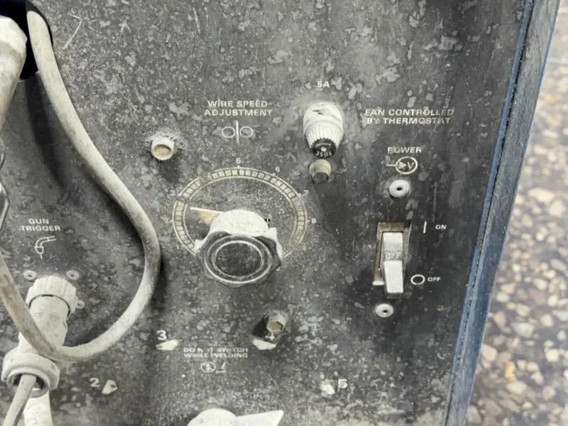 MILLER 200 AMP WELDER   -  MILLERMATIC 200