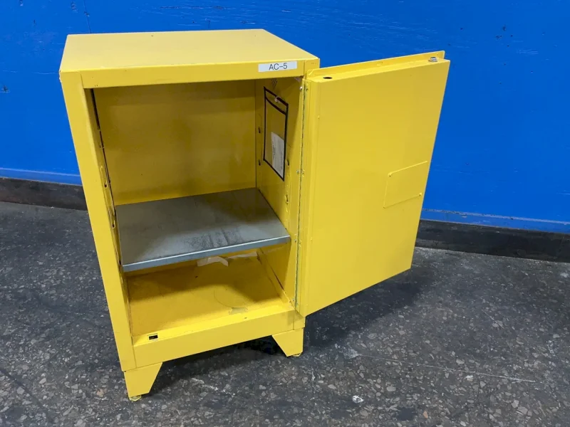 EAGLE 12 GALLONS FLAMMABLE LIQUID STORAGE CABINET  -  1925LEGS