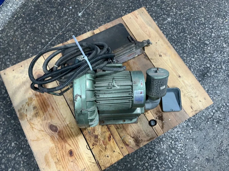 HITACHI 200 CFM BLOWER  -  VB030E-U
