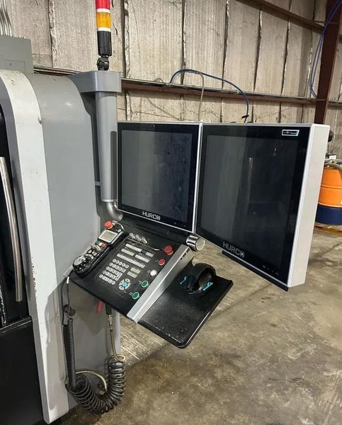 Hurco VM-10Ui 5 Axis UMC, 2020 – WinMax CNC Control, Coolant Thru Spindle