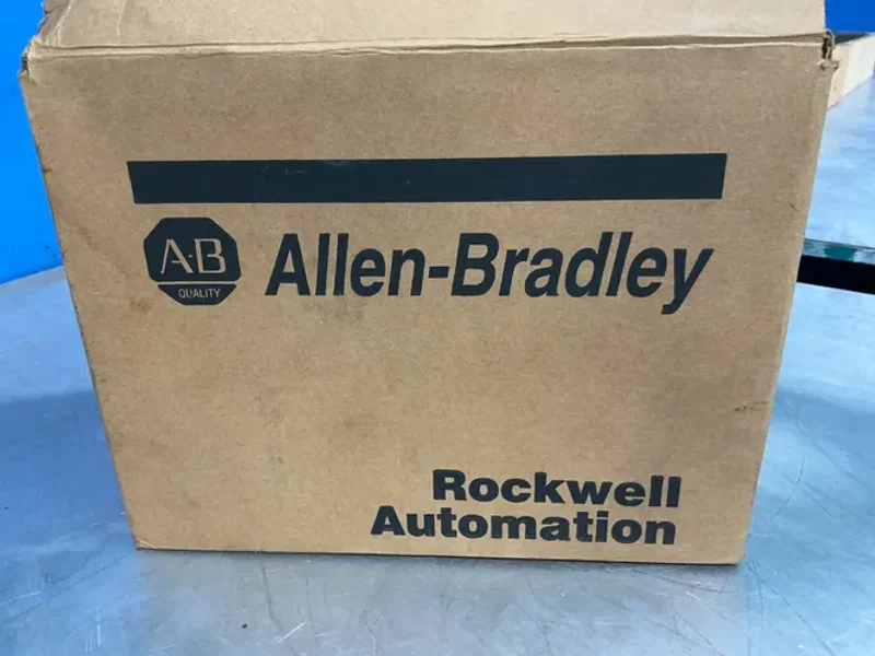 ALLEN BRADLEY MP SERIES MPL 480V AC ROTARY AC SERVO MOTOR   -  MPL-B330P-MK72AA