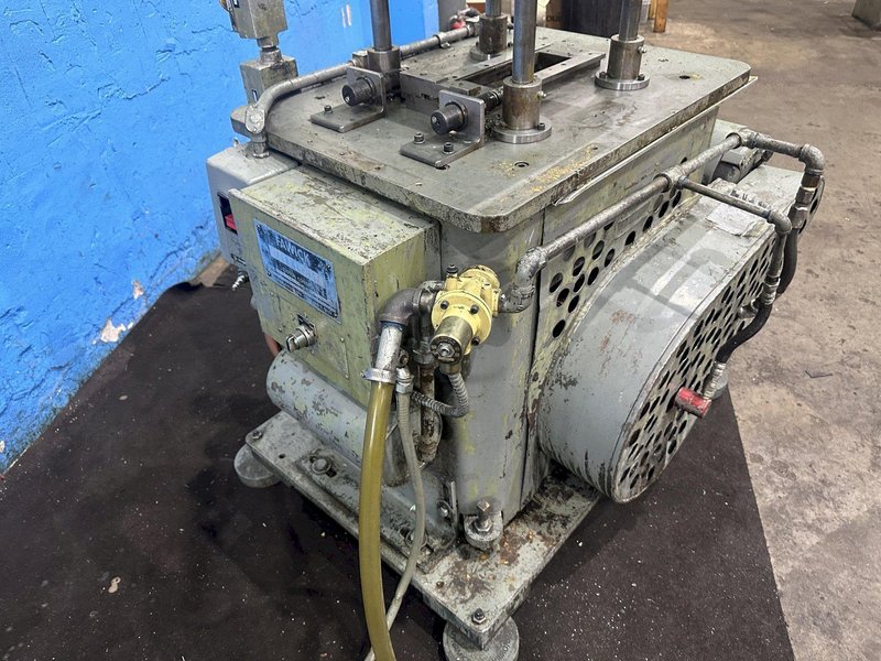 8 TON MAPLEWOOD 4 POST CUTOFF PRESS: STOCK #77508