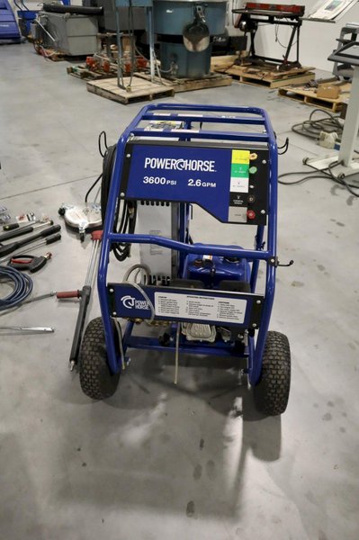 Northern Tool 44" Wide Cushion Creeper with 6 Swivel Wheels and Adjustable Head Rest- Auction Item