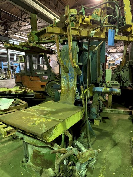 Osborn model 3191-8 rotolift molding machine s/n 10920-a with matchplate handler, no arms