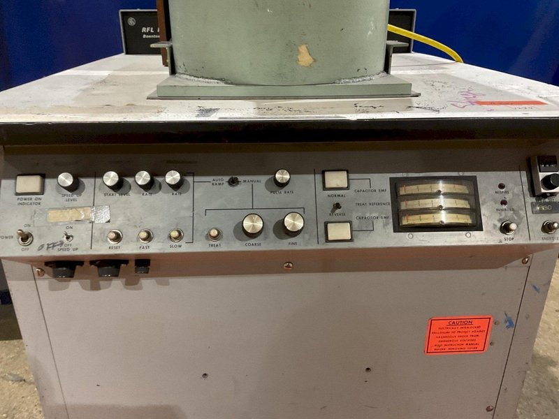 MAGNATIZING MACHINE 220V 15 AMP 5954/4 W/ FLUKE 916 USED