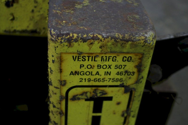 VESTIL SADDLE LIFT: STOCK #76189