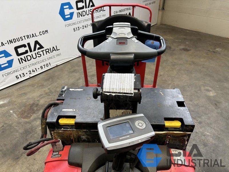 2019 - RAYMOND MODEL 8610 ELECTRIC TUGGER TRACTOR