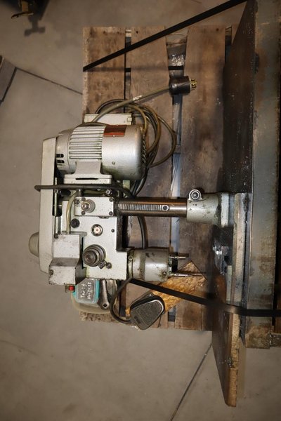 SpeedyCut ST-0 Tapping Machine with 5" Throat W/ Foot Pedal, Mounted On Metal Table- Auction Item