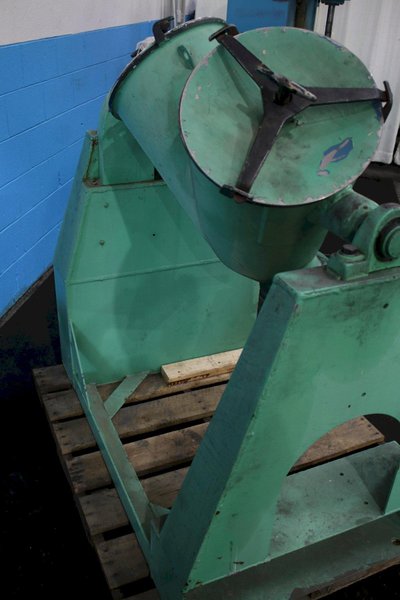 2 CUBIC PATTERSON KELLEY TWIN SHELL DRY BLENDER; STOCK #75400