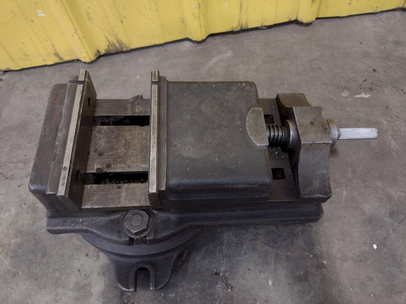 SWIVEL MACHINE VISE: STOCK 17853