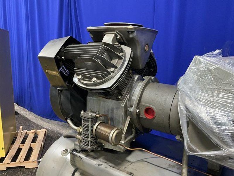 Atlas Copco 10 Hp Air Compressor  - Le9