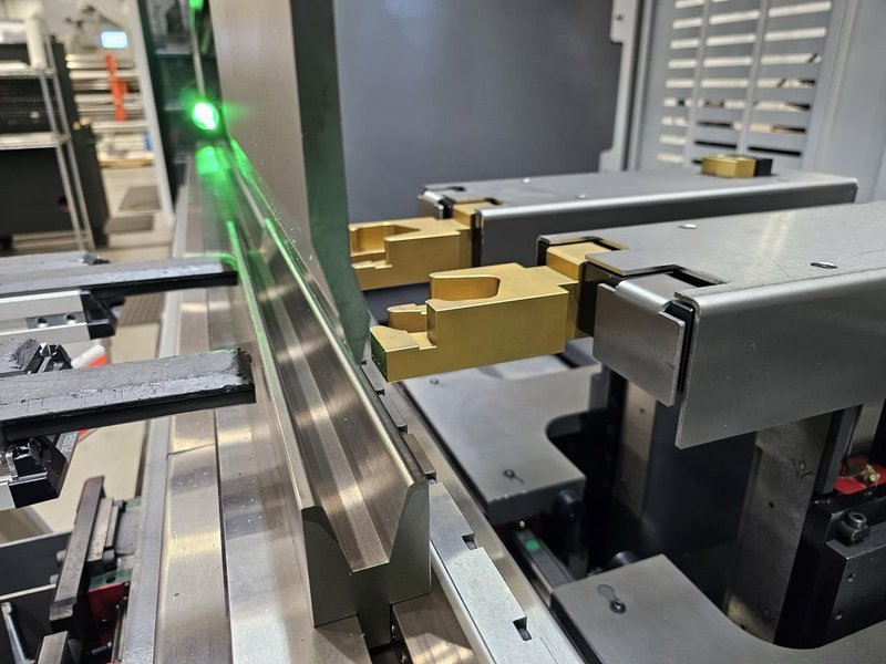 352 Ton x 14′ Bystronic Xpert Pro 320/4300 Extended Hydraulic Press Brake, 2022