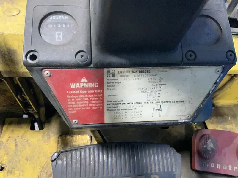 HYSTER 5600 LBS PROPANE FORKLIFT  -  S60XL