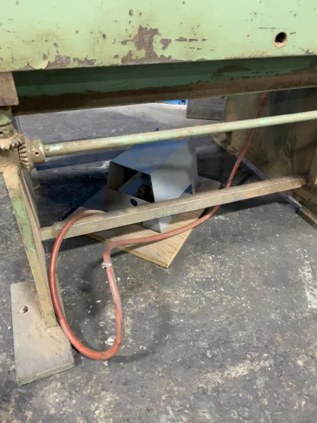 CHICAGO 11 TONS PRESS BRAKE   -  131