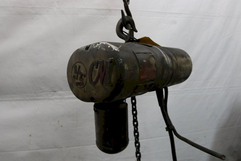 1/2 TON 1000 LBS CM LOADSTAR ELECTRIC POWERED CHAIN HOIST: STOCK #12002