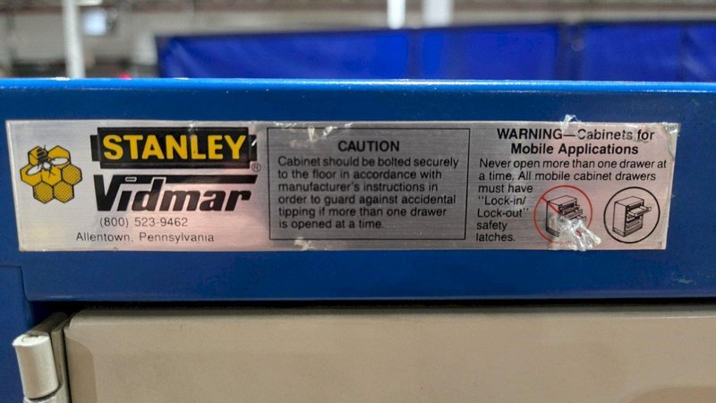 STANLEY VIDMAR 2 SHELVES CABINETS USED
