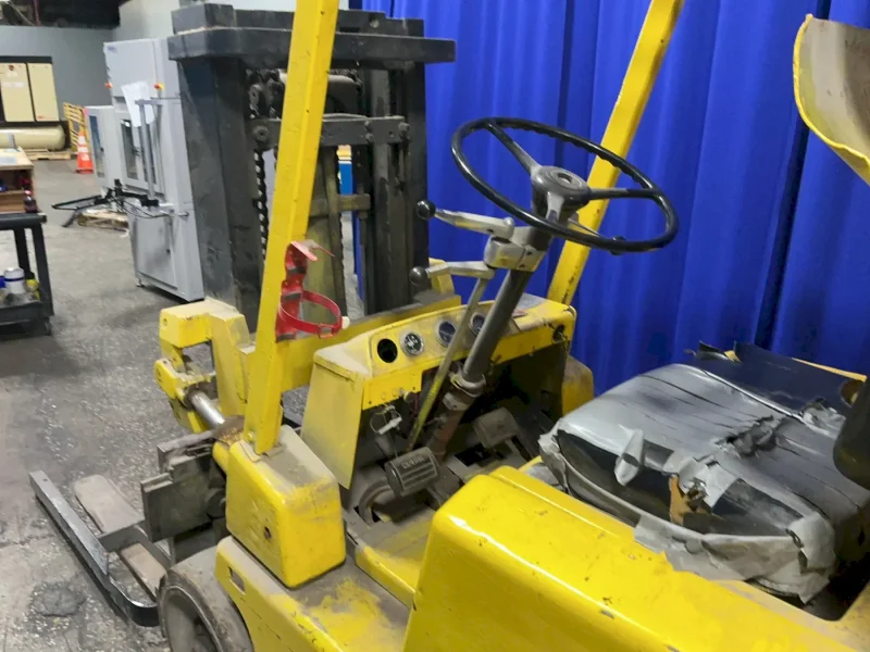 CLARK EQUIPMENT 6000 LBS PROPANE FORKLIFT  -  C500 600