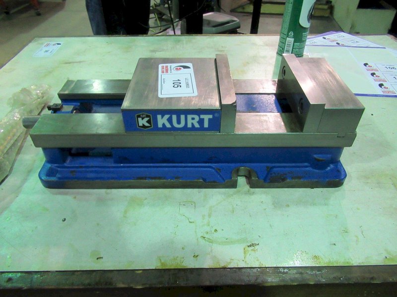 Kurt D688 Machine Vise with Steel Jaws and Handle- Auction Item