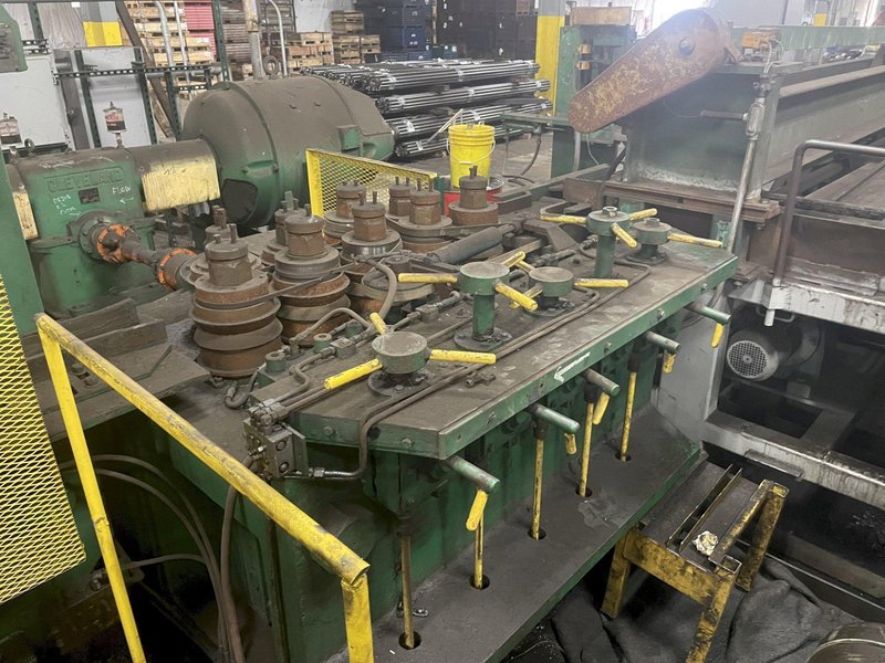 2-1/2&quot; SUTTON MODEL 2-1/2L 18-ROLL 2-PLANE SHAPE &amp; BAR STRAIGHTENER. STOCK # 1060121