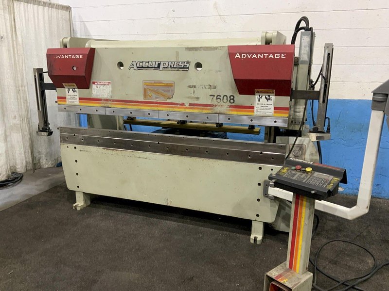 60 TON X  8' ACCURPRESS ADVANTAGE  HYDRAULIC PRESS BRAKE: STOCK #78907