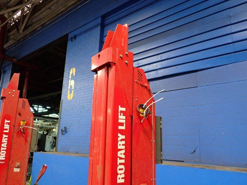 ROTARY 13,000 LBS AUTOMOTIVE LIFT  -  MCH413U2A00