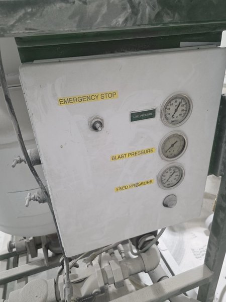 SpongeJet Sponge Media Blaster with Recycler 35E-CE and Fresh Air Hood, 2012