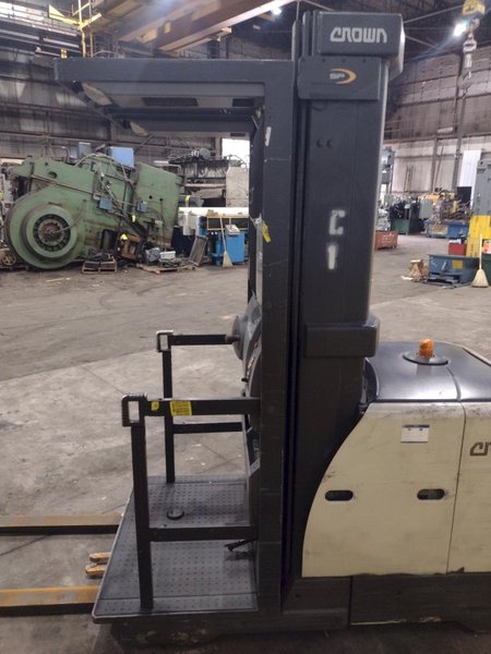 3,000 LB CROWN MODEL #SP 3500 ELECTRIC ORDER PICKER FORKLIFT 2018 : YOBRO #25407