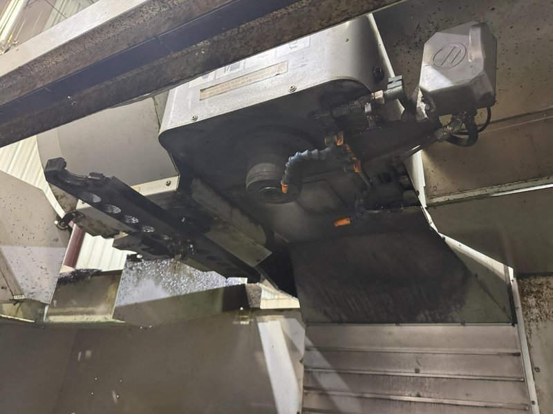Haas VF-8D VMC, 2005 – 30K RPM, Chip Auger