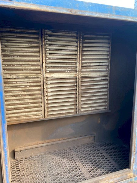 RoboVent DFS-6000-6-M1846 Dust Collector w/ Stand USED