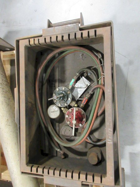 Pedestal Mount, Manual Rotary Cutting Torch, with Smith's Adjustable Mount Oxy/Acetylene Torch- Auction Item