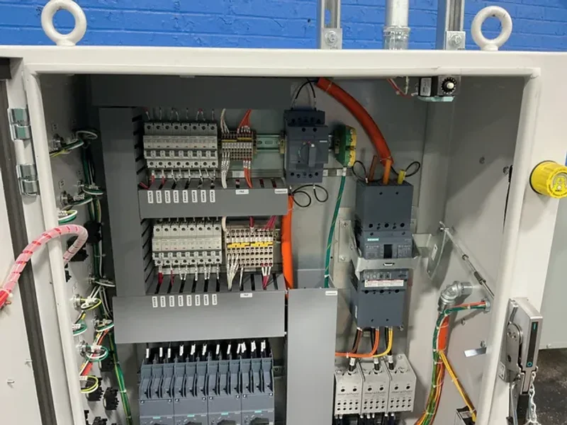 X-bar Automation 100 Amp Power Distribution Panel - Ecs-5103-cc-bb-aa-tt