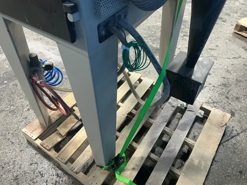 22” X 36” X 22” Sandblaster