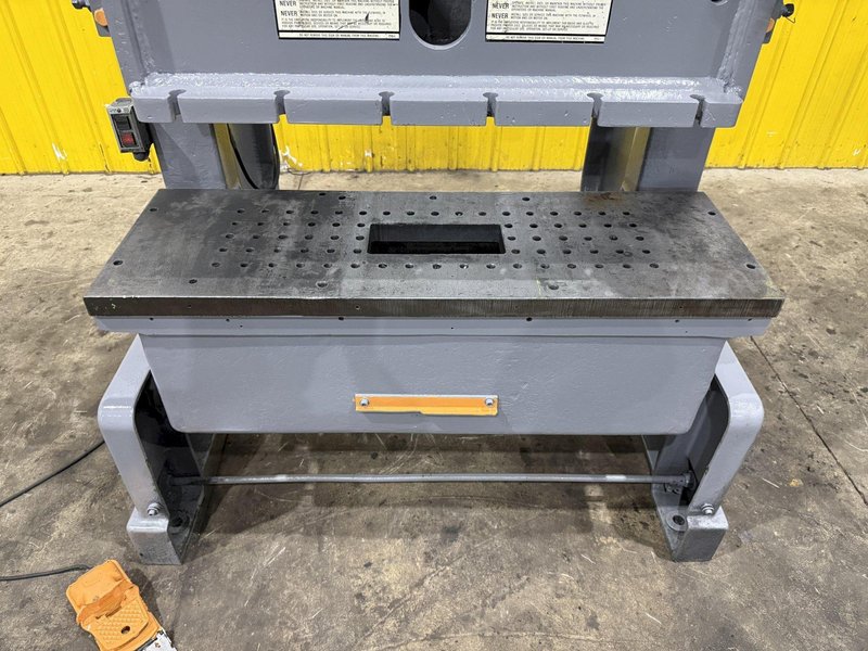 40 TON ROUSSELLE MODEL #4-B O.B.I. PRESS: YOBRO #25849