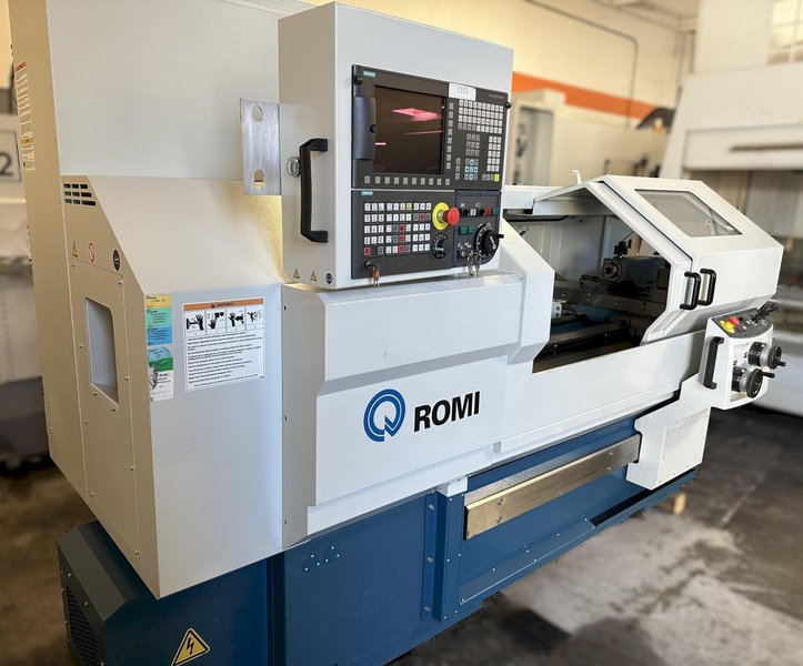 Romi C-420 CNC Lathe Siemens 828D Control, 8″ Chuck, Hand Wheels, Conversational Control