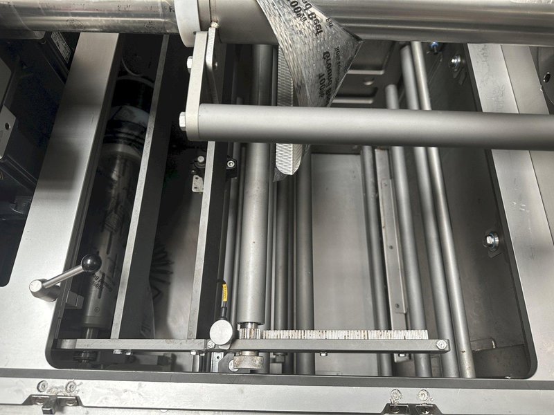 Poly-Clip System TSCA 160 Transfer Sealing Clip Automatic Sealing Clipping Machine Automatic adjustment clip pressure and displacer Automatic monitoring of clip and die (RFID)