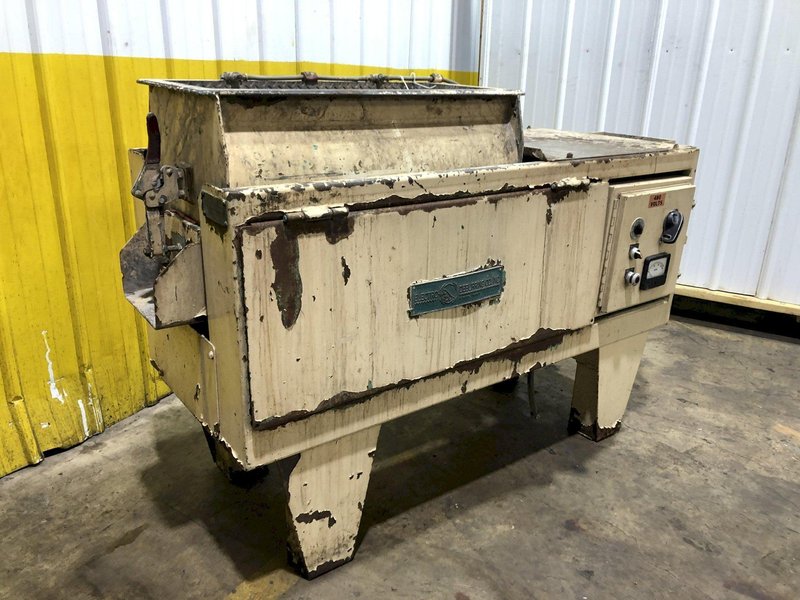 4 CUBIC FOOT ELECTRO-DEBURRING COMPANY  MODEL #R32 TUB TYPE VIBRATORY FINISHING MACHINE : STOCK #17209