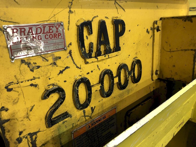 20,000 LB 10 TON BRADLEY MOTORIZED ROTAION COIL GRAB CLAW TYPE LIFT: STOCK #15816