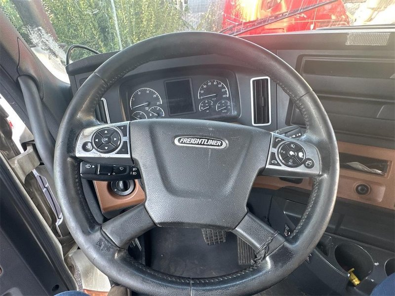 2019 Freightliner Cascadia 1FUJHHDR5KLKM7237