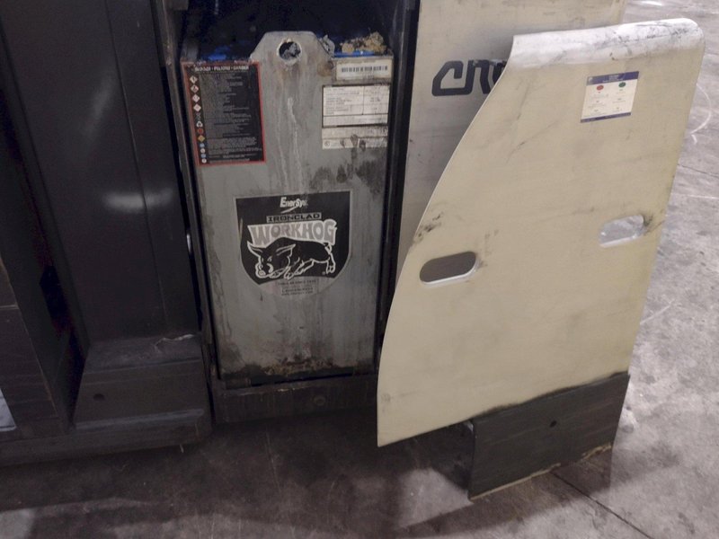 3,000 LB CROWN MODEL #SP 3500 ELECTRIC ORDER PICKER FORKLIFT 2018 : YOBRO #25407