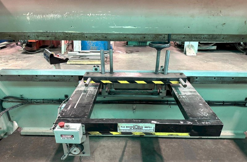 100 Ton Accurpress Hydraulic Press Brake 710012, 12&#039; O.A., 10&#039;6&quot; B.H., CNC Gauge